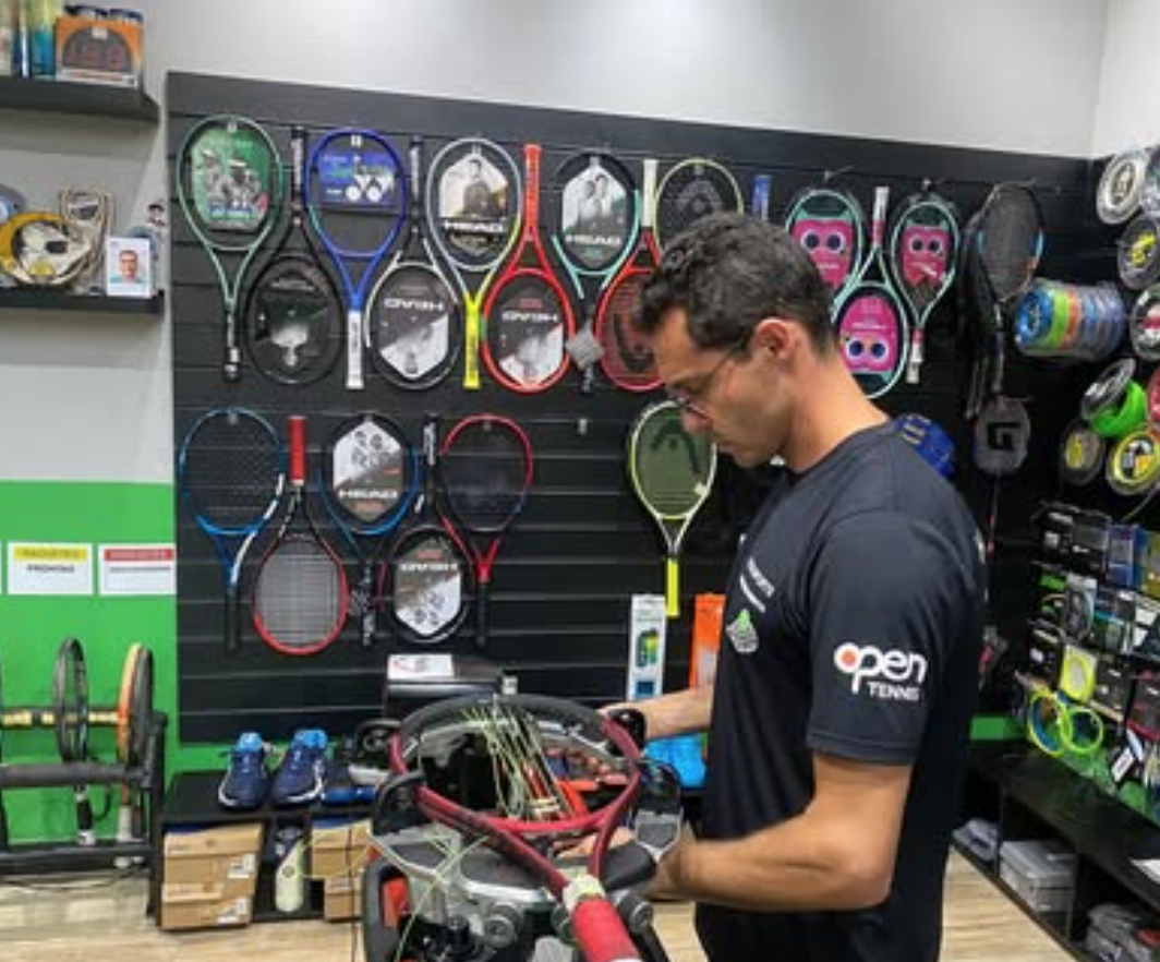 Encordoamento profissional de raquete na H2G Sports